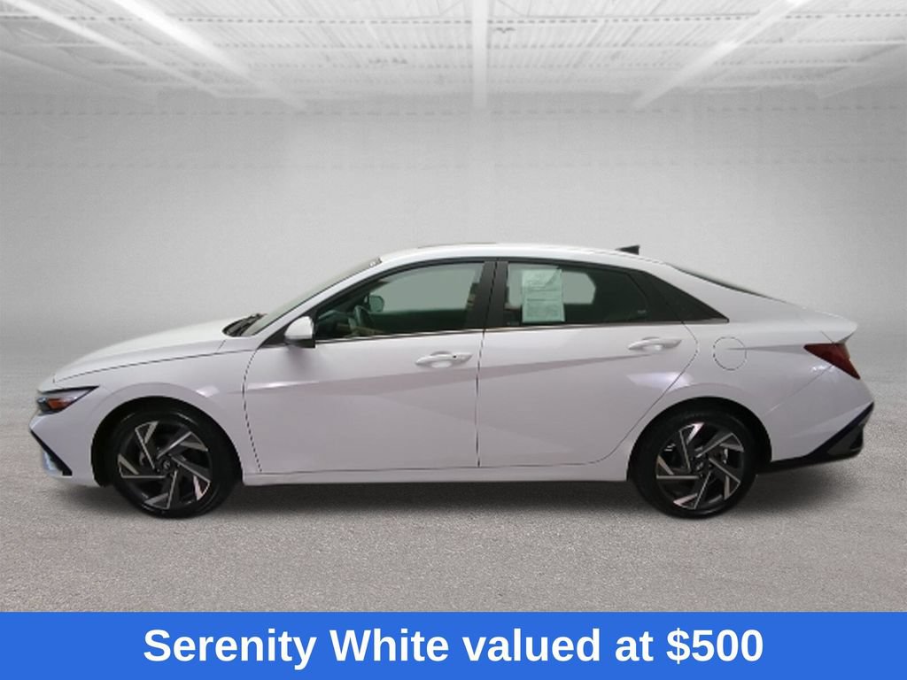 Used 2025 Hyundai Elantra SEL FWD image 4