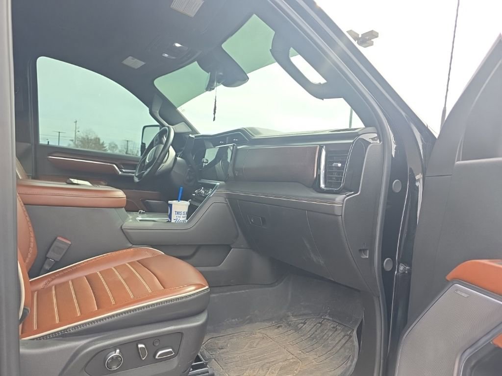 Used 2024 GMC Sierra 2500 Denali Ultimate image 9