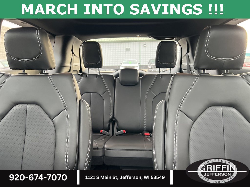 New 2026 Chrysler Pacifica Select w/ S Appearance Package image 19