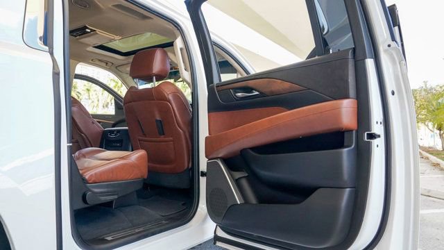 Used 2019 Cadillac Escalade ESV Premium Luxury image 85