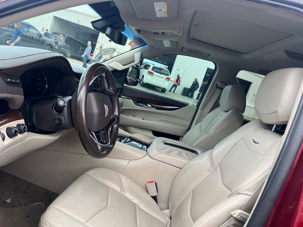 Used 2017 Cadillac Escalade Luxury image 4