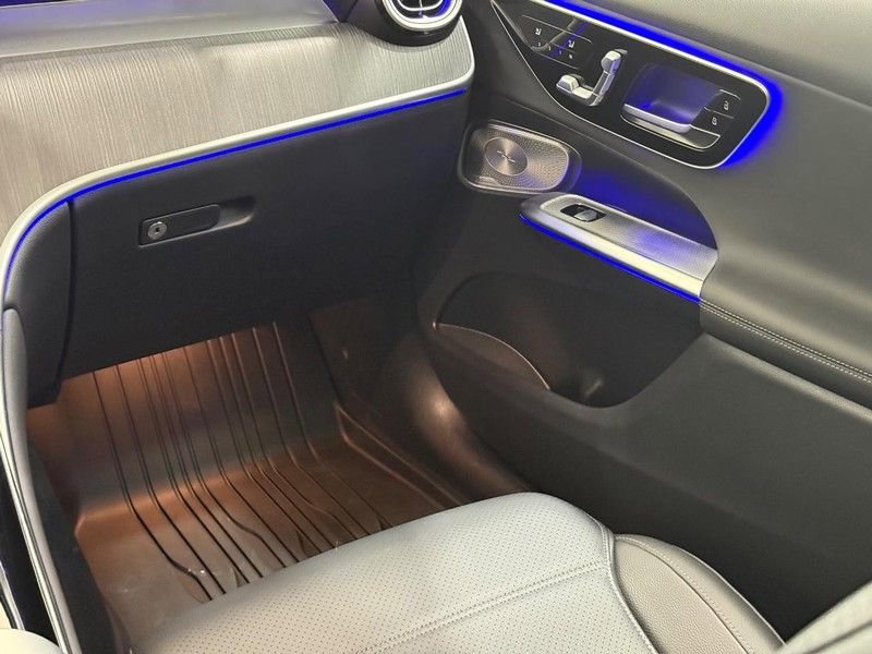 New 2025 Mercedes-Benz GLC 350e 4MATIC image 8