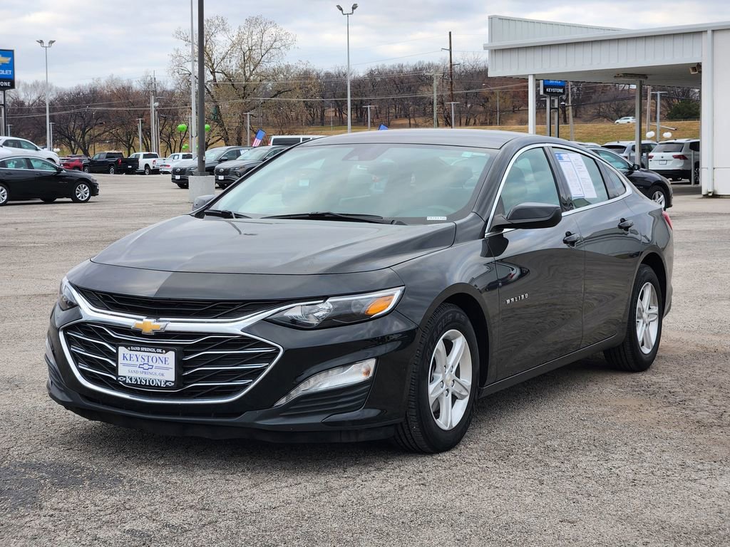 Used 2024 Chevrolet Malibu LT image 3