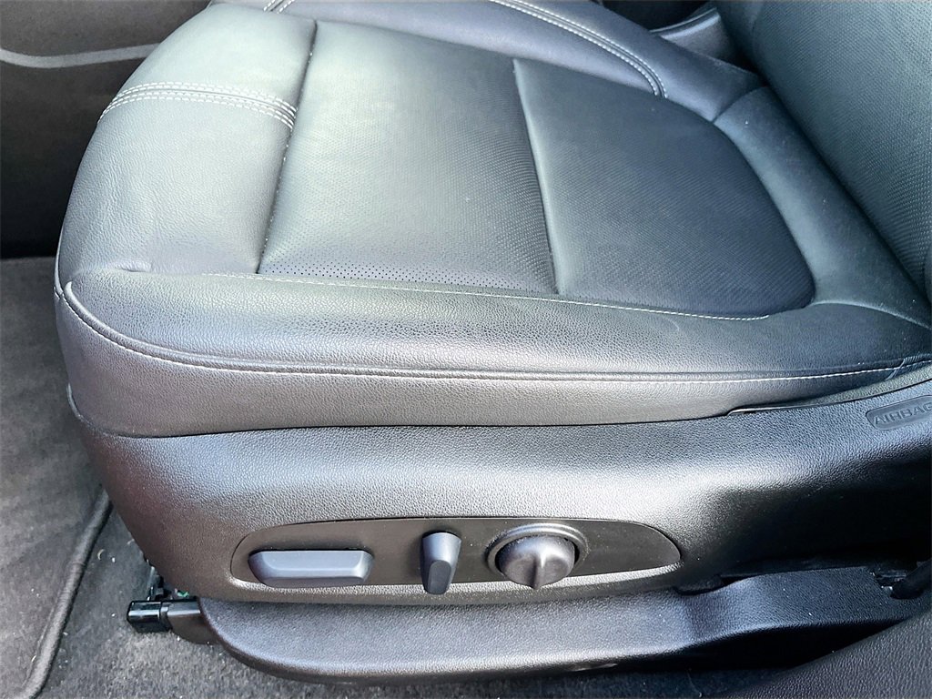 Used 2025 Chevrolet Blazer LT image 18