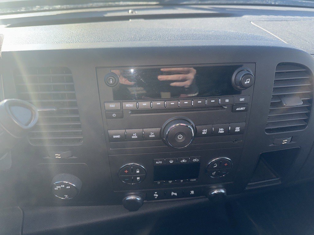 Used 2011 GMC Sierra 1500 SLE w/ Power Tech Package image 9