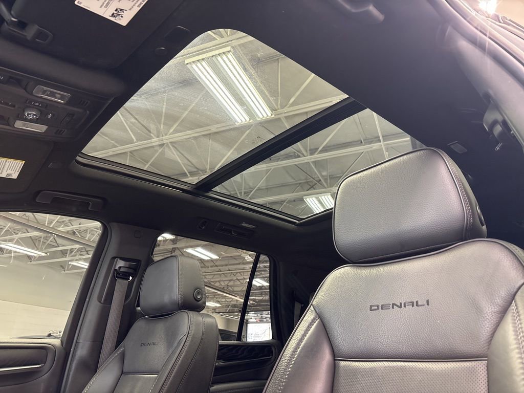 Used 2021 GMC Yukon Denali w/ LPO, Illumination Package image 10