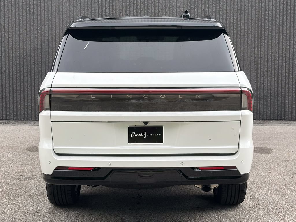 New 2027 Lincoln Navigator Black Label AWD/4WD image 6
