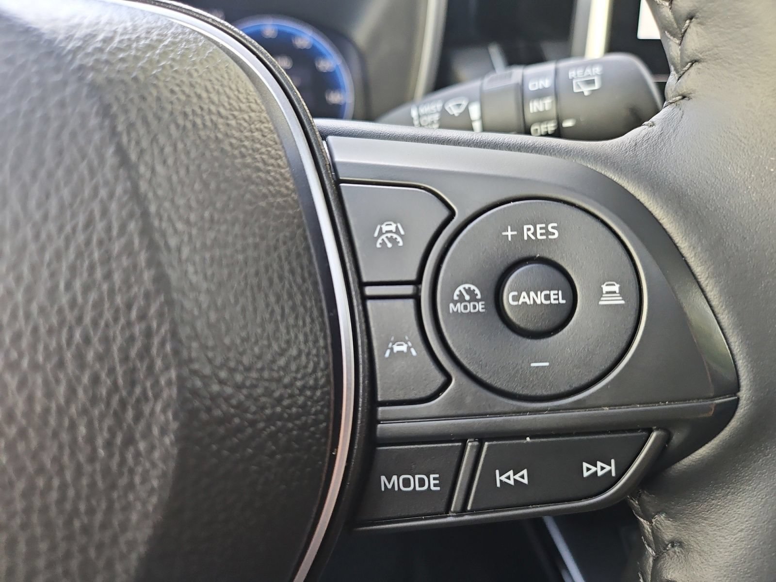 Used 2026 Toyota Corolla Cross XLE w/ Convenience Package FWD image 29