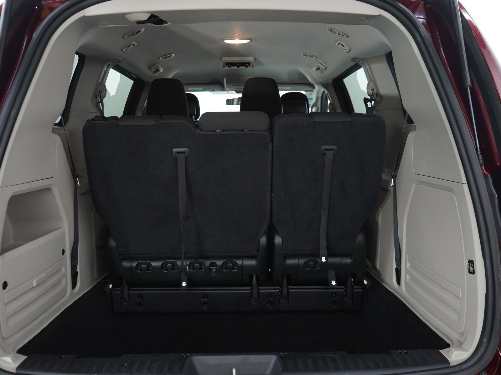 Used 2018 Dodge Grand Caravan SE FWD image 20