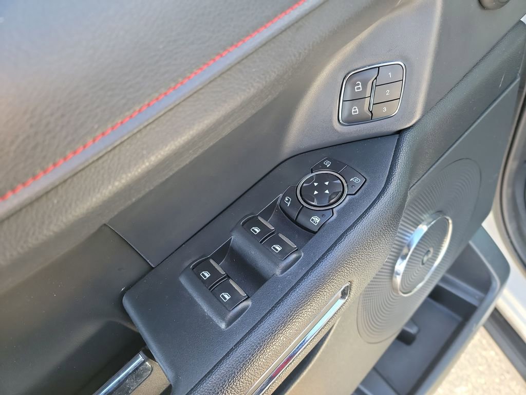 Used 2022 Ford Expedition Max Limited image 13