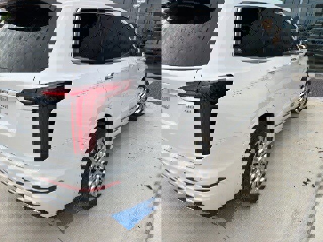 Used 2020 Cadillac XT6 Premium Luxury w/ Platinum Package image 4