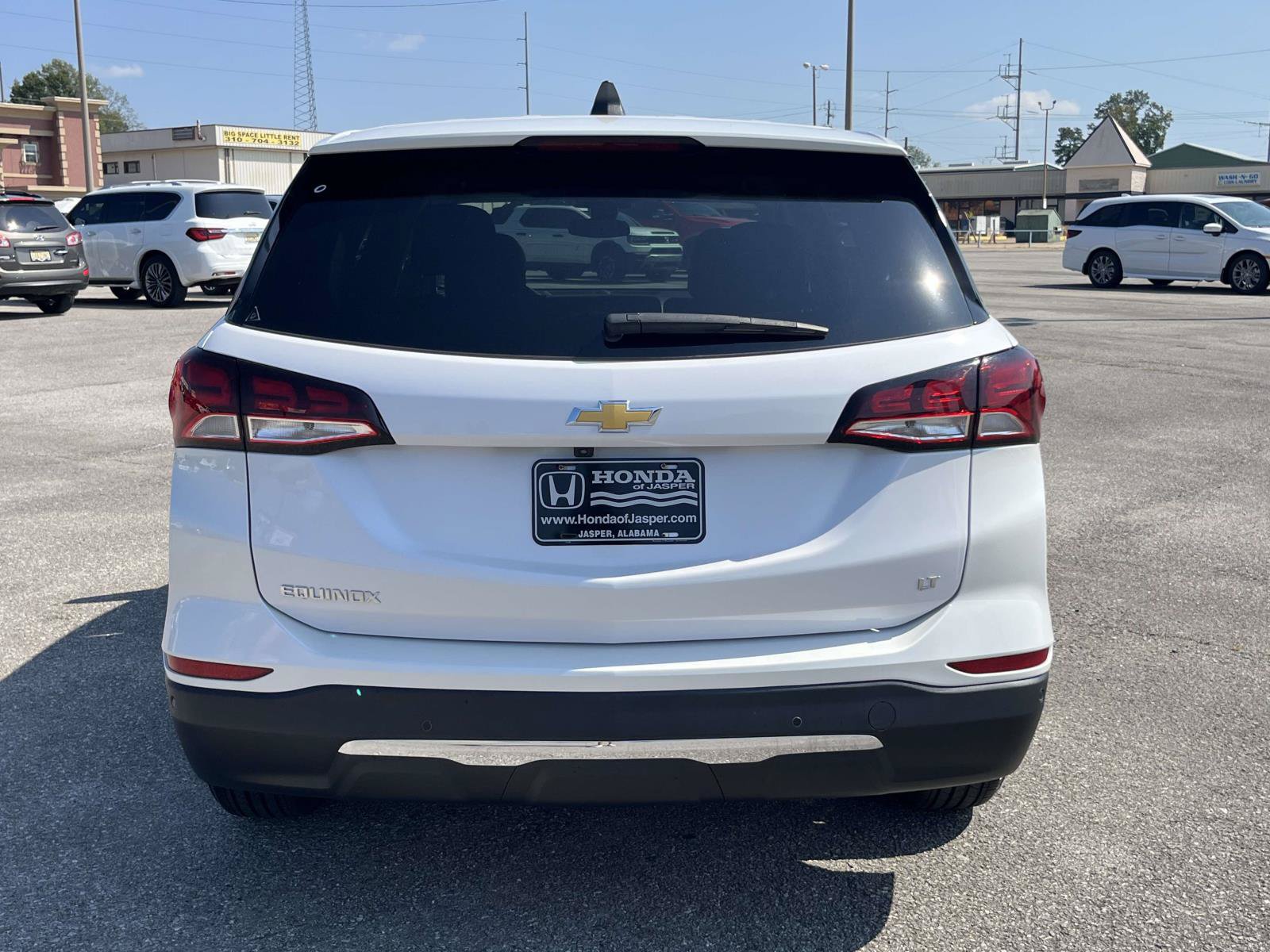 Used 2024 Chevrolet Equinox LT FWD image 3