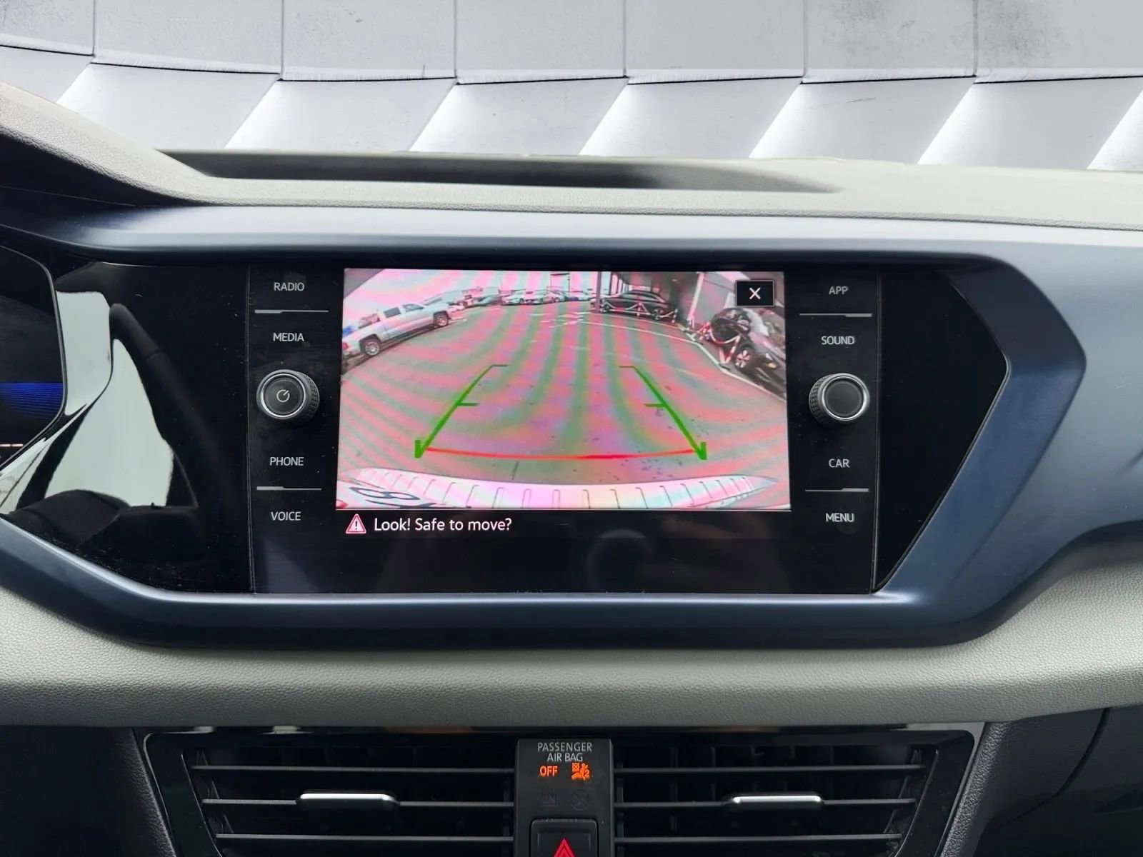 Used 2022 Volkswagen Taos SE image 15