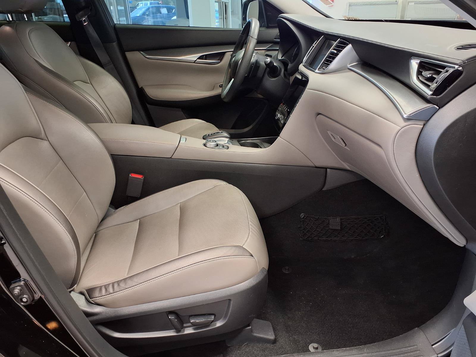 Used 2023 INFINITI QX50 Luxe w/ Cargo Package FWD image 10
