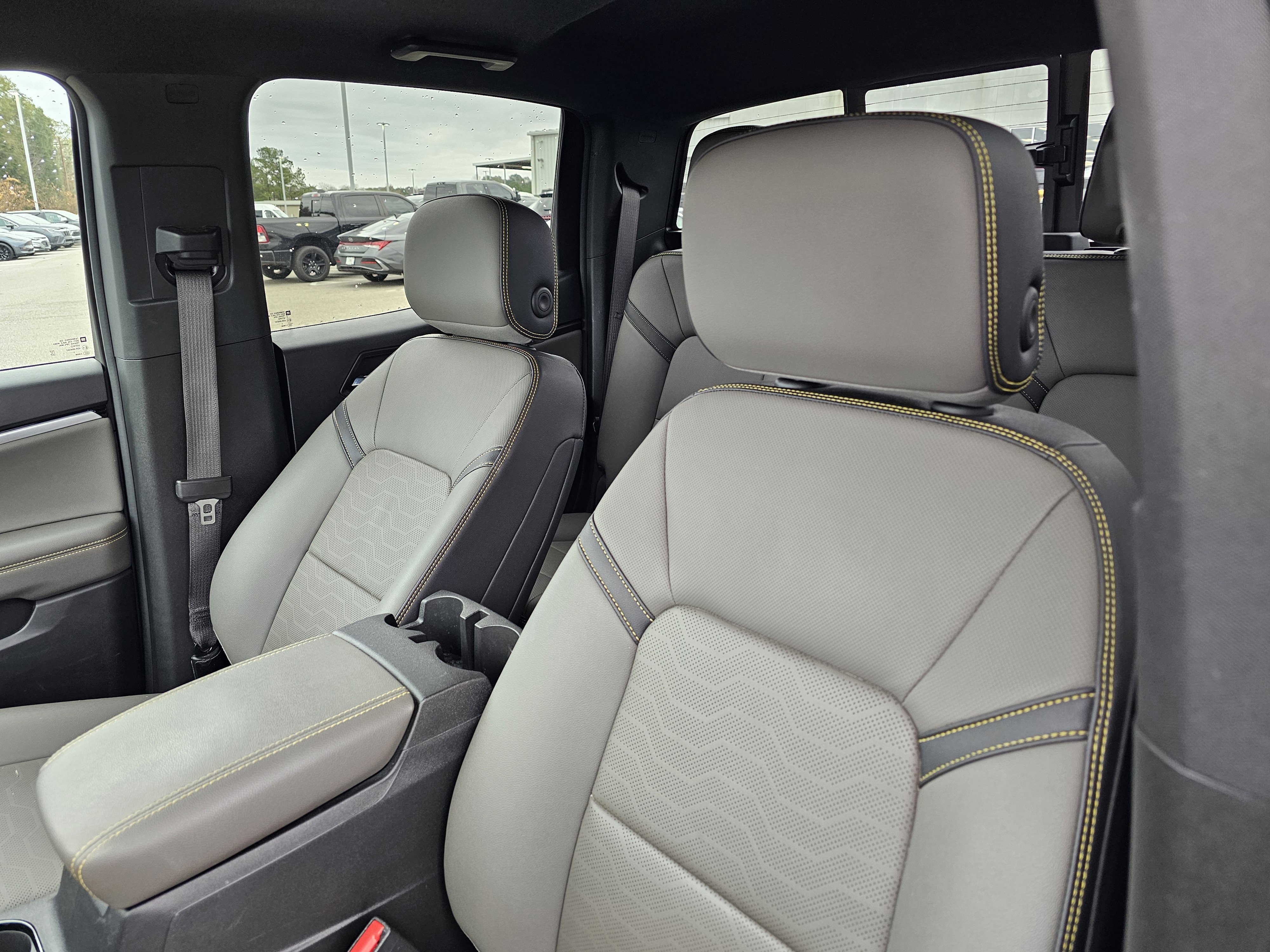 Used 2023 Chevrolet Colorado ZR2 w/ ZR2 Convenience Package III image 17