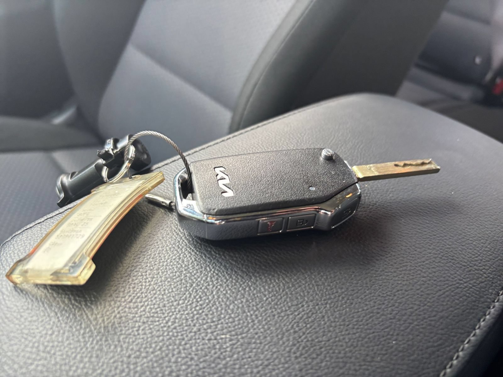 Used 2025 Kia Soul LX w/ LX Technology Package FWD image 21