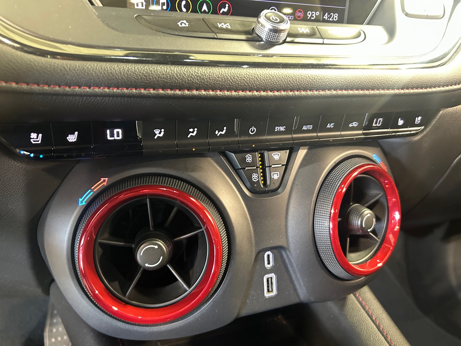 Used 2022 Chevrolet Blazer RS w/ Enhanced Convenience Package FWD image 17