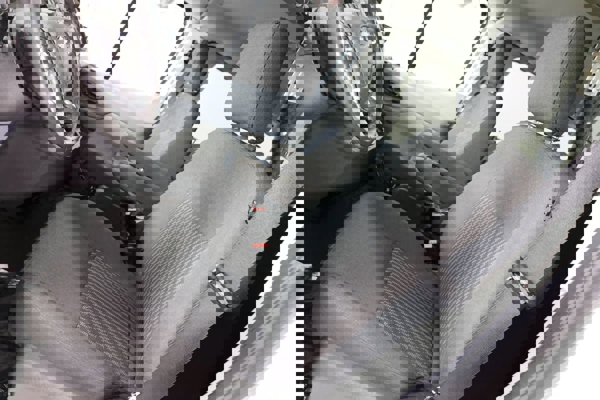 Used 2019 Ford Transit 150 XLT image 9