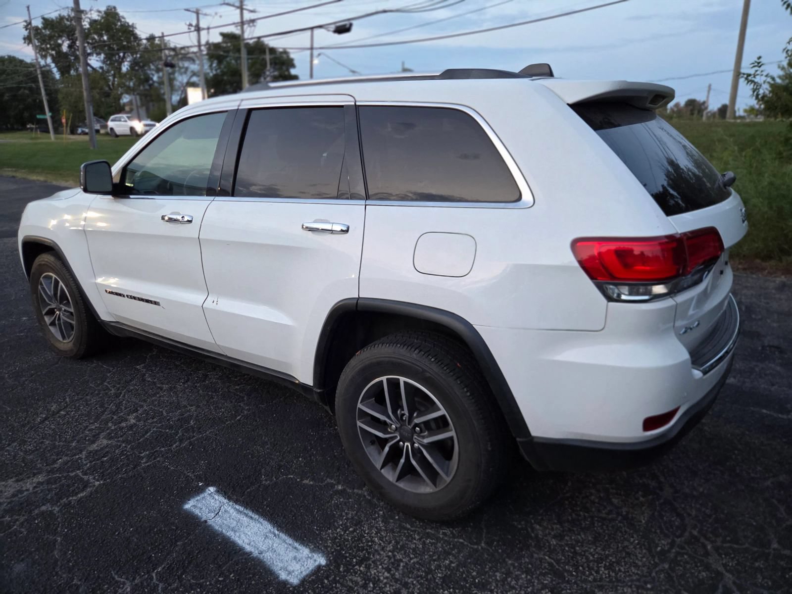Used 2019 Jeep Grand Cherokee Limited AWD/4WD image 2