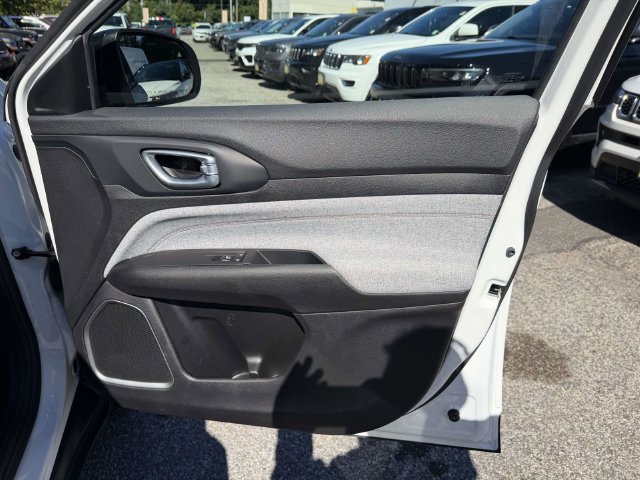Certified 2023 Jeep Compass Latitude AWD/4WD image 25