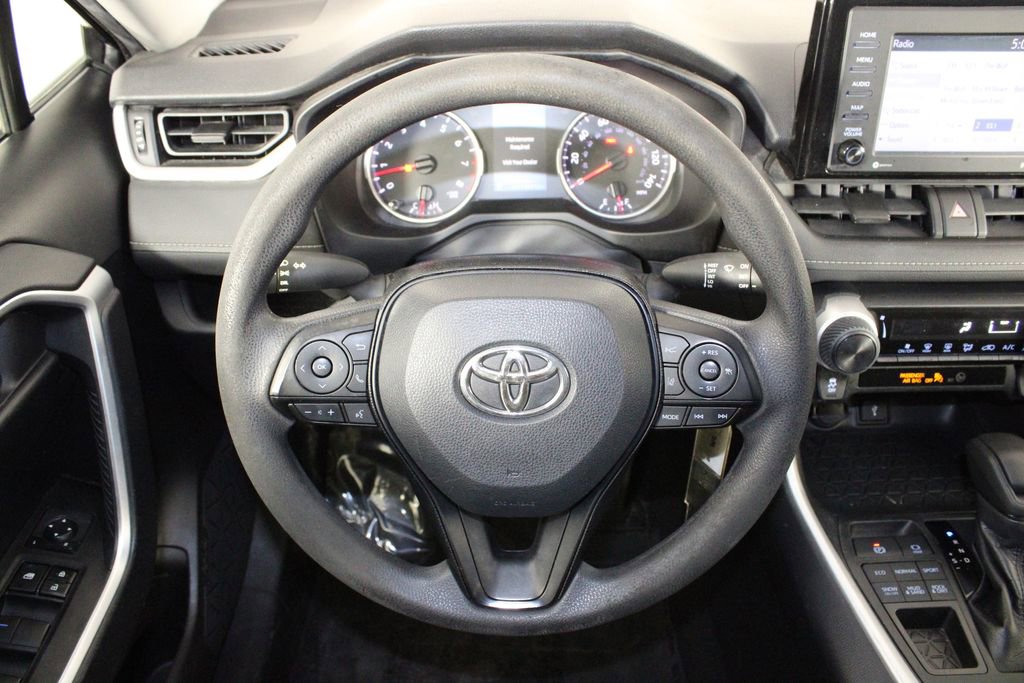 Used 2020 Toyota RAV4 LE image 21