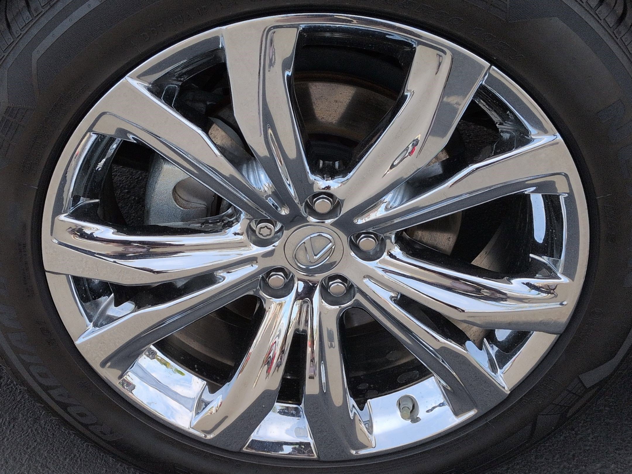 Used 2020 Lexus RX 450h AWD w/ Luxury Package image 13