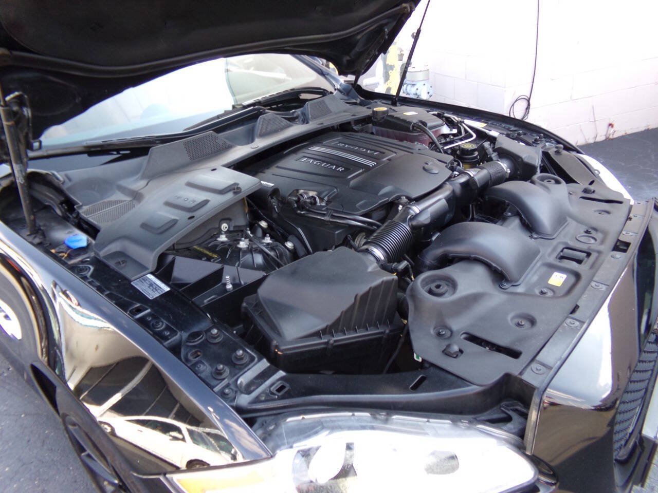 Used 2013 Jaguar XJ AWD image 59