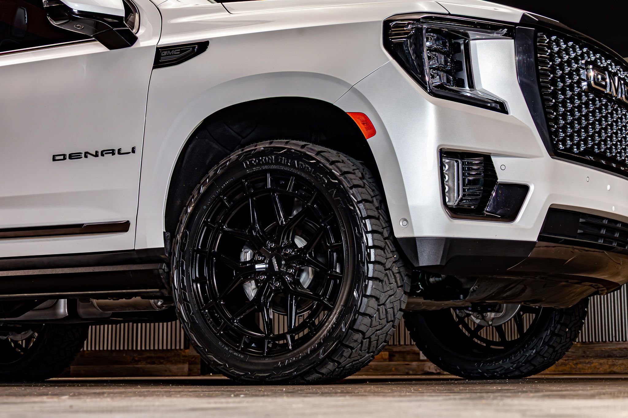 Used 2024 GMC Yukon Denali Ultimate image 12