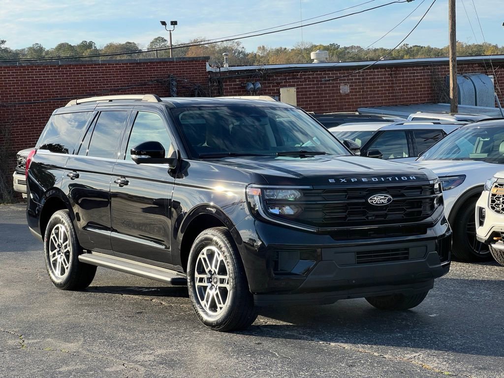 New 2026 Ford Expedition Active image 9