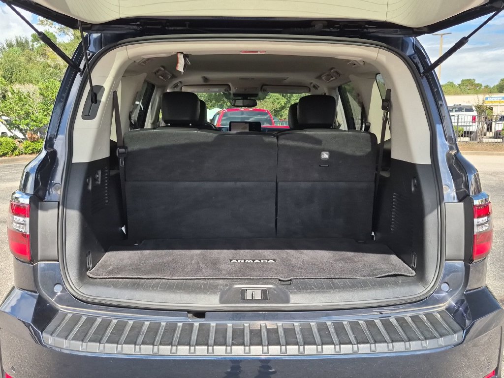 Used 2024 Nissan Armada SL w/ Captain's Chairs Package AWD/4WD image 32