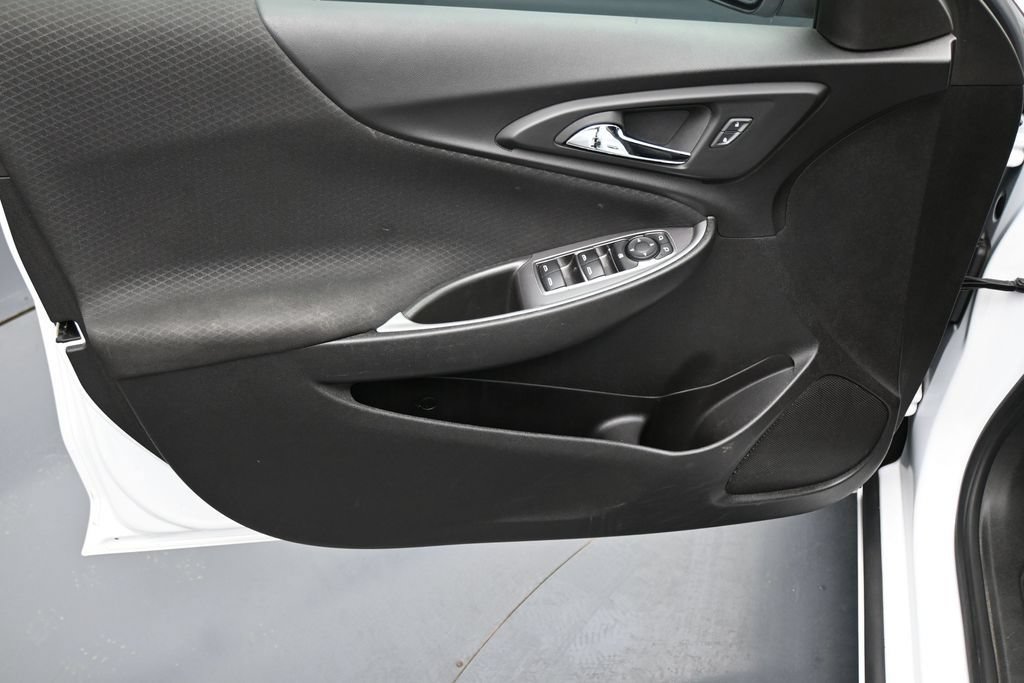 Used 2024 Chevrolet Malibu LT FWD image 9