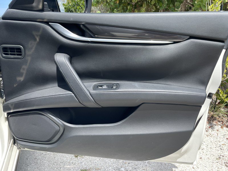 Used 2016 Maserati Ghibli RWD image 28