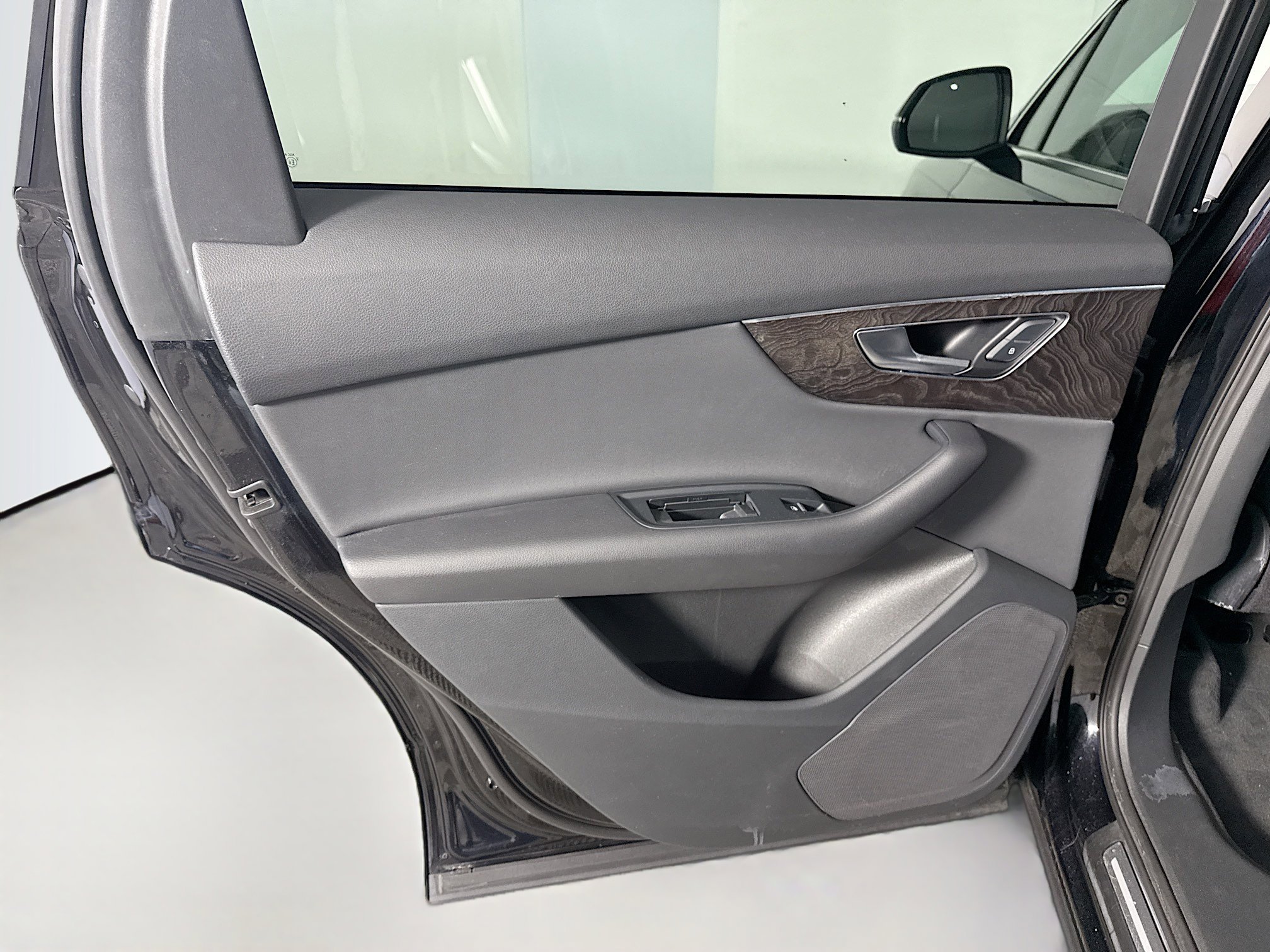 Used 2020 Audi Q7 3.0T Premium w/ Convenience Package image 26