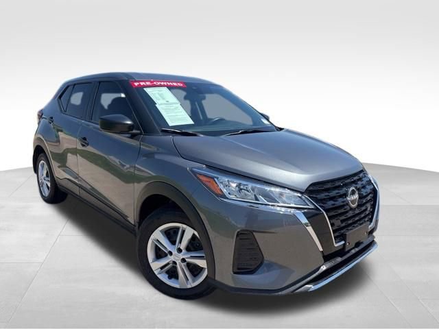 Used 2025 Nissan Kicks Play S FWD image 2