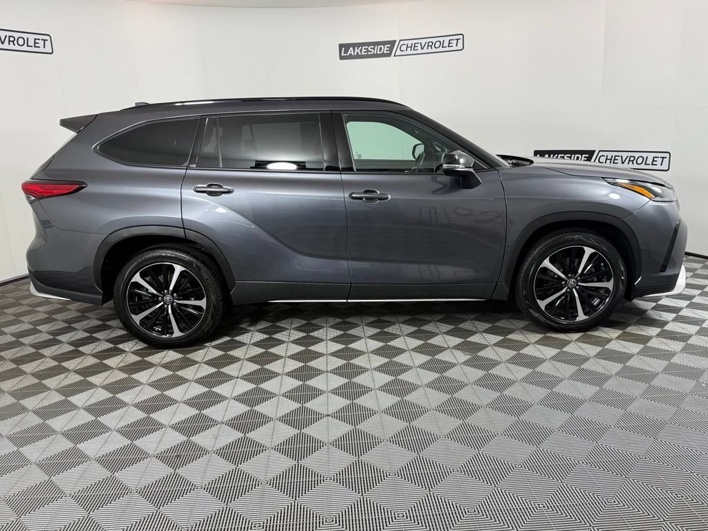 Used 2021 Toyota Highlander XSE AWD/4WD image 7