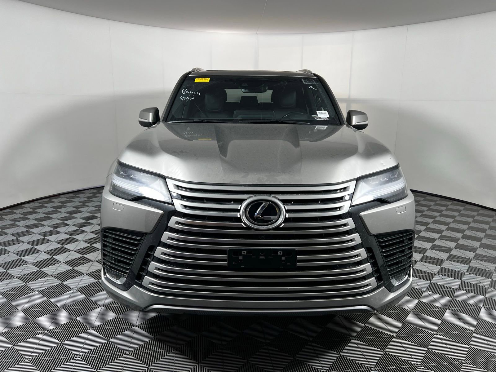 Used 2024 Lexus LX 600 4WD w/ Luxury Package image 2
