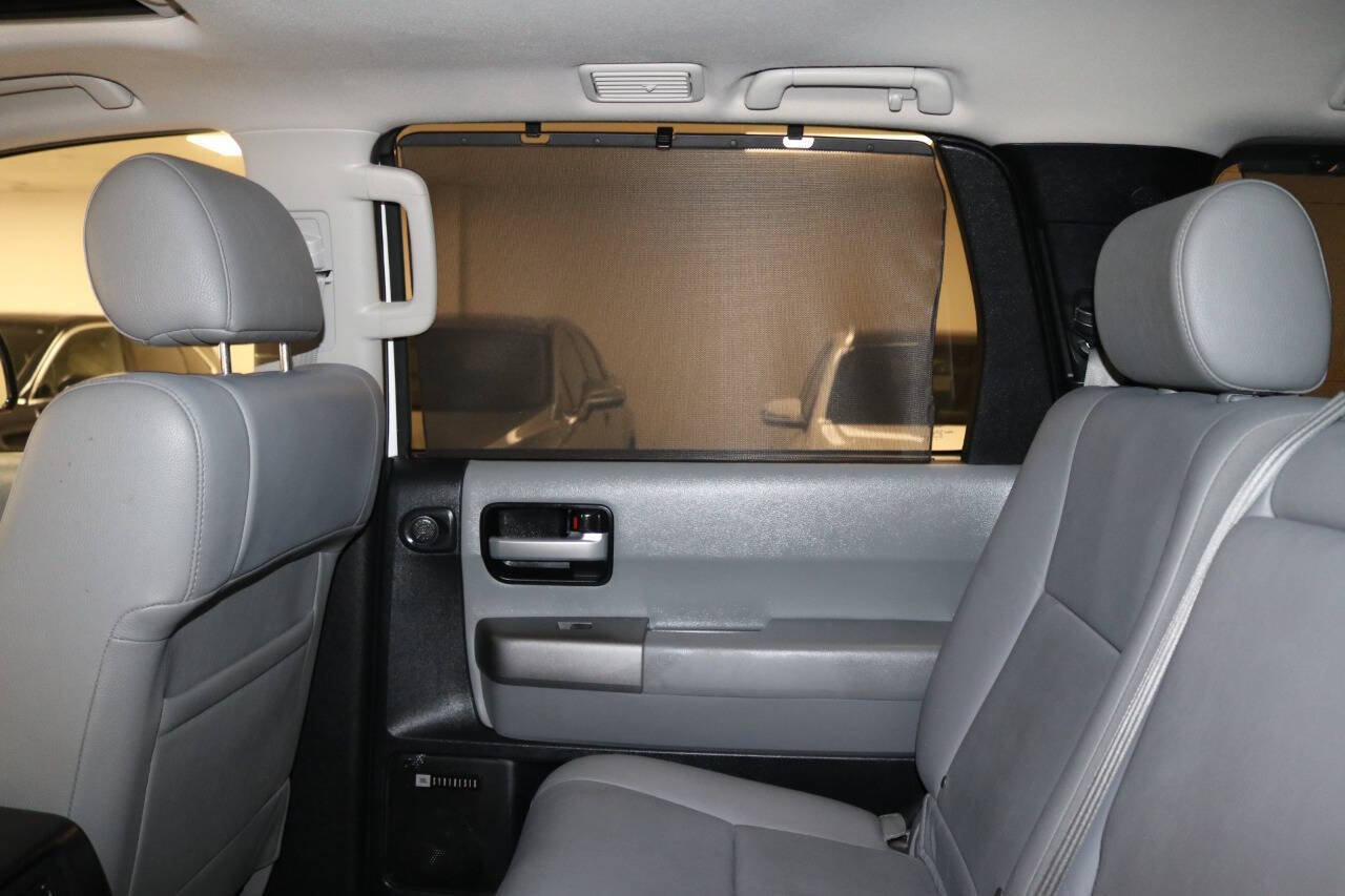 Used 2017 Toyota Sequoia Limited w/ Safety & Convenience Package AWD/4WD image 88