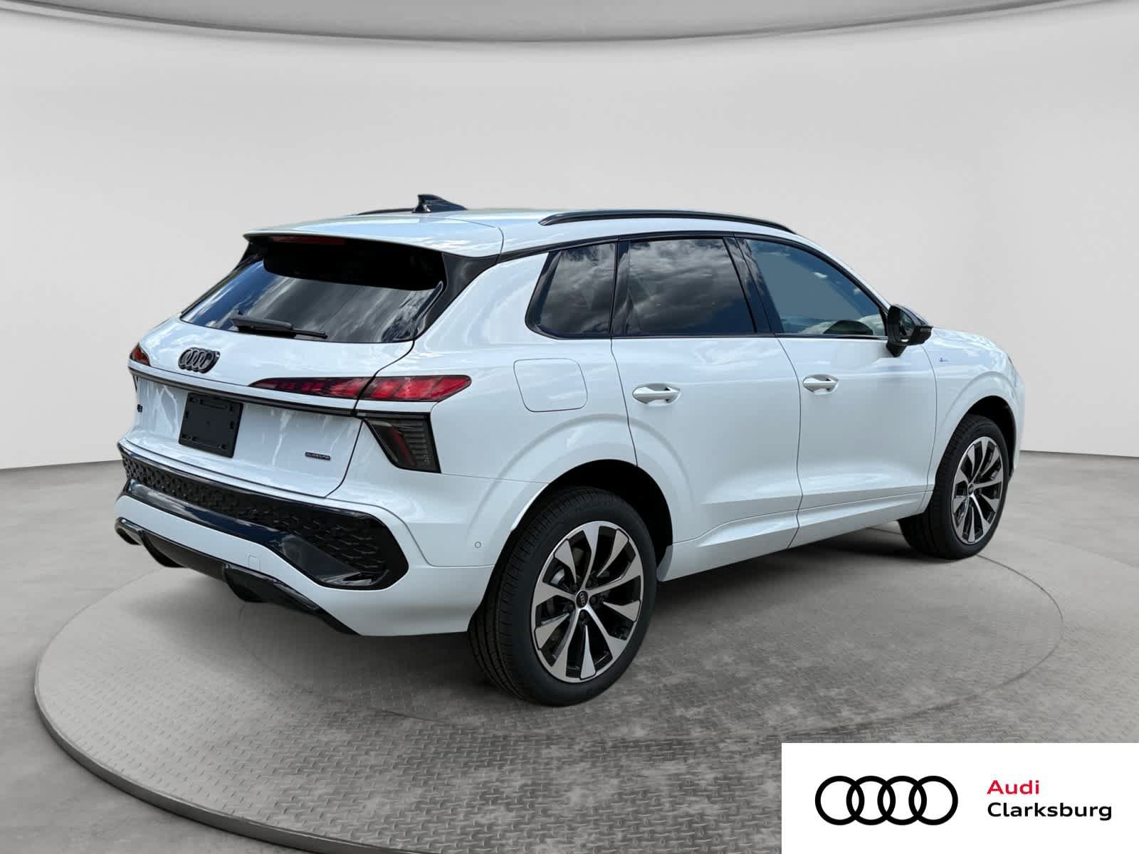 New 2026 Audi Q3 quattro 2.0T AWD/4WD image 5
