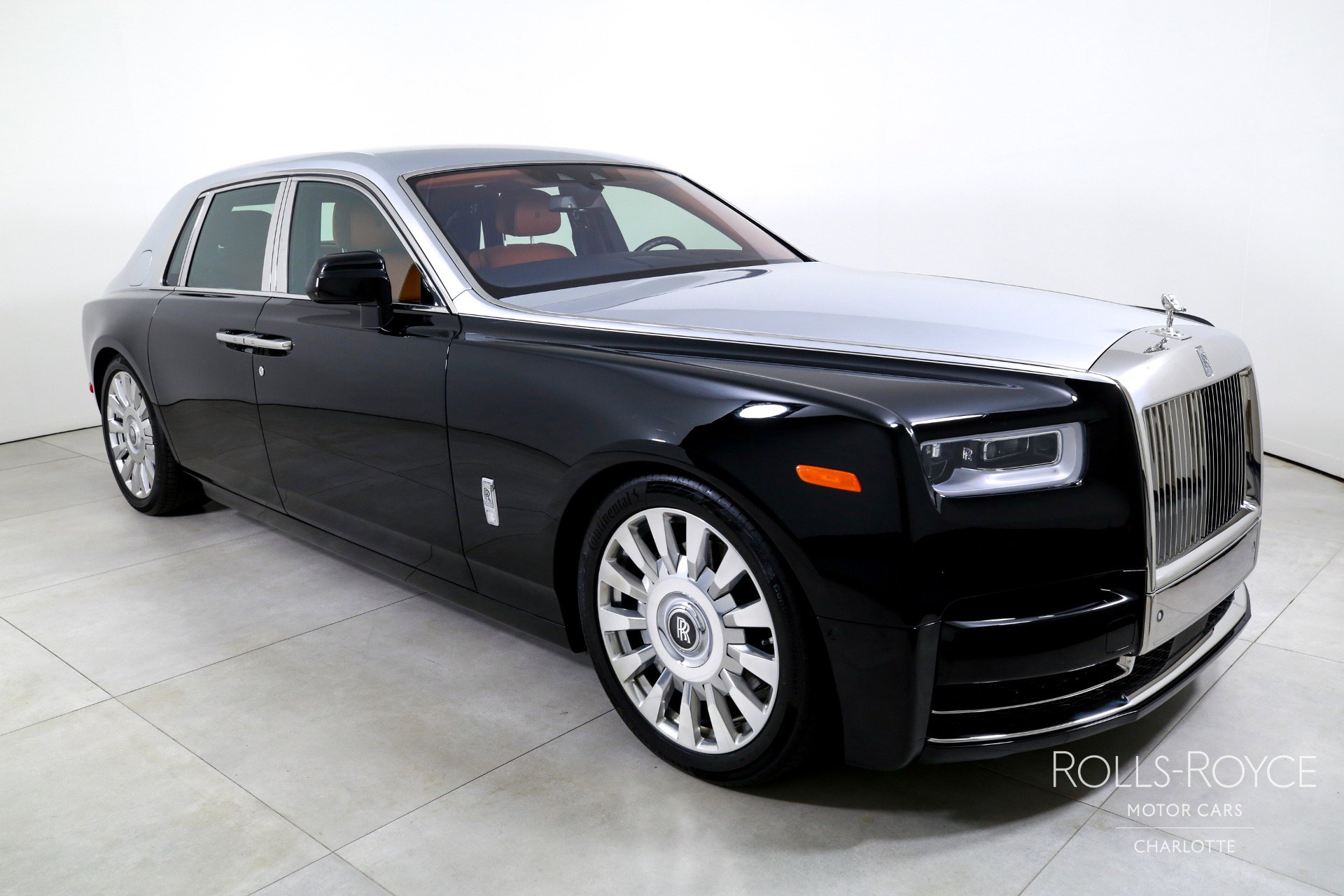 Used 2018 Rolls-Royce Phantom Sedan image 6