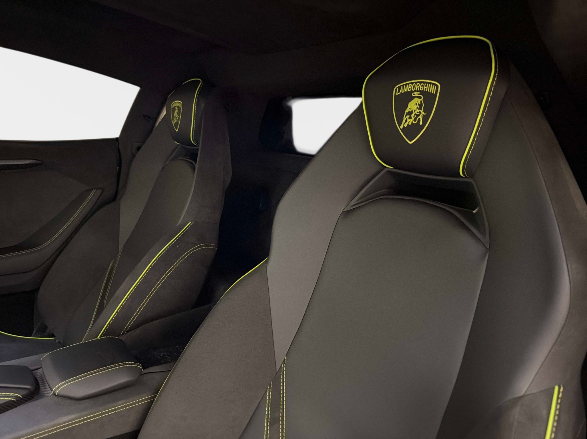 Used 2026 Lamborghini Revuelto AWD/4WD image 32