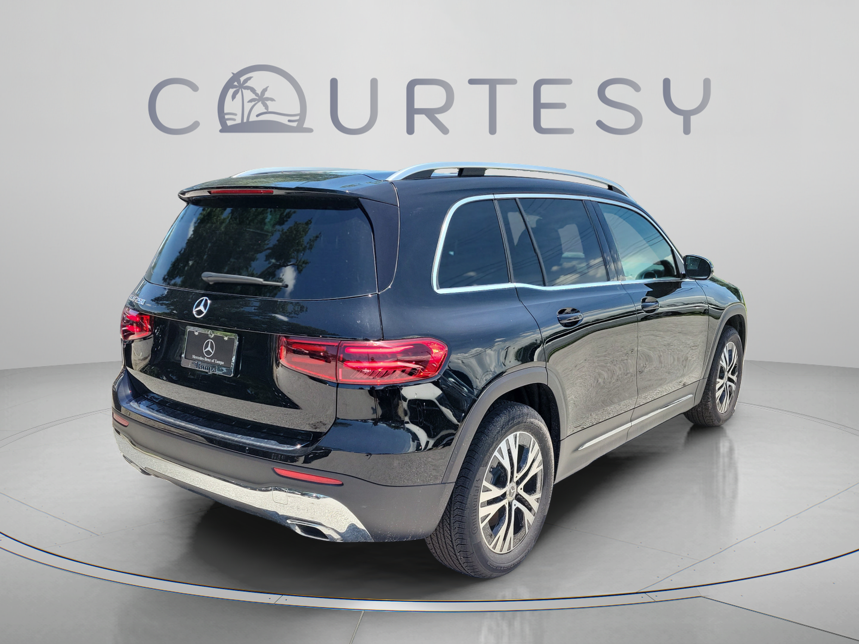 Used 2026 Mercedes-Benz GLB 250 image 3