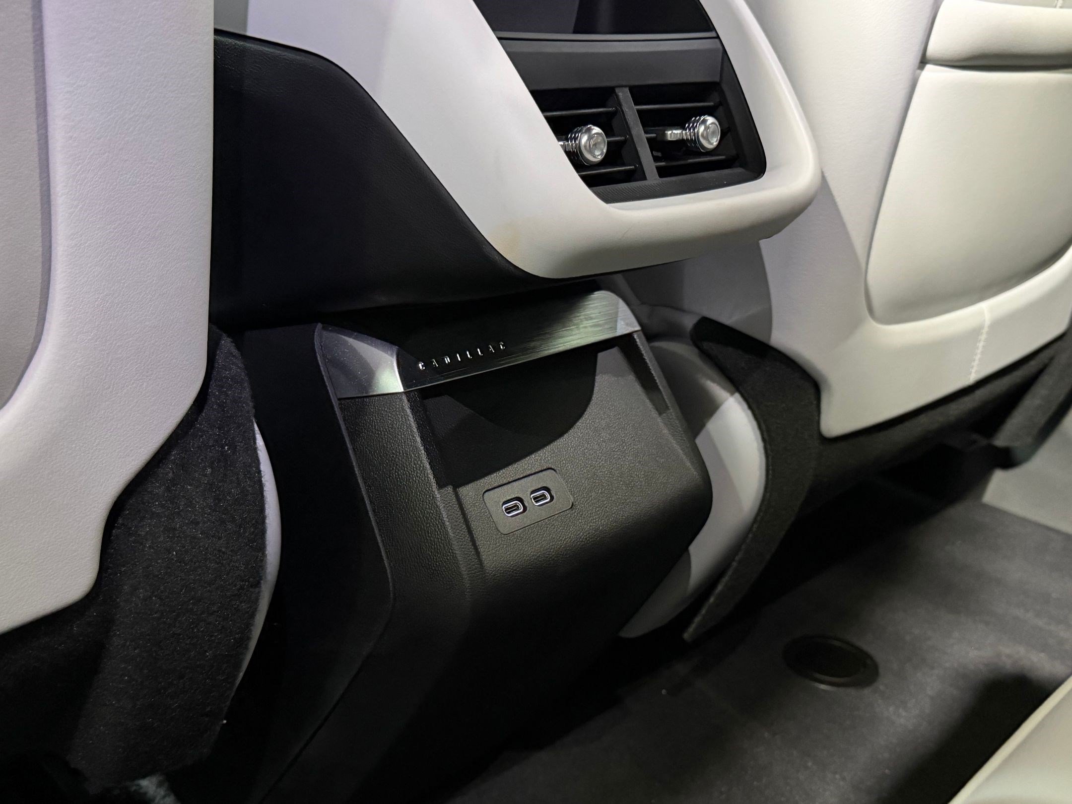 Certified 2024 Cadillac Lyriq Luxury RWD image 41