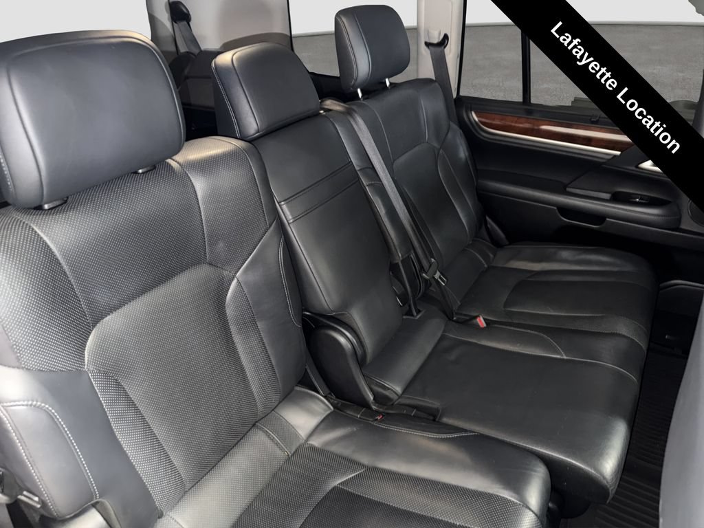 Used 2019 Lexus LX 570 4WD w/ Luxury Package image 33