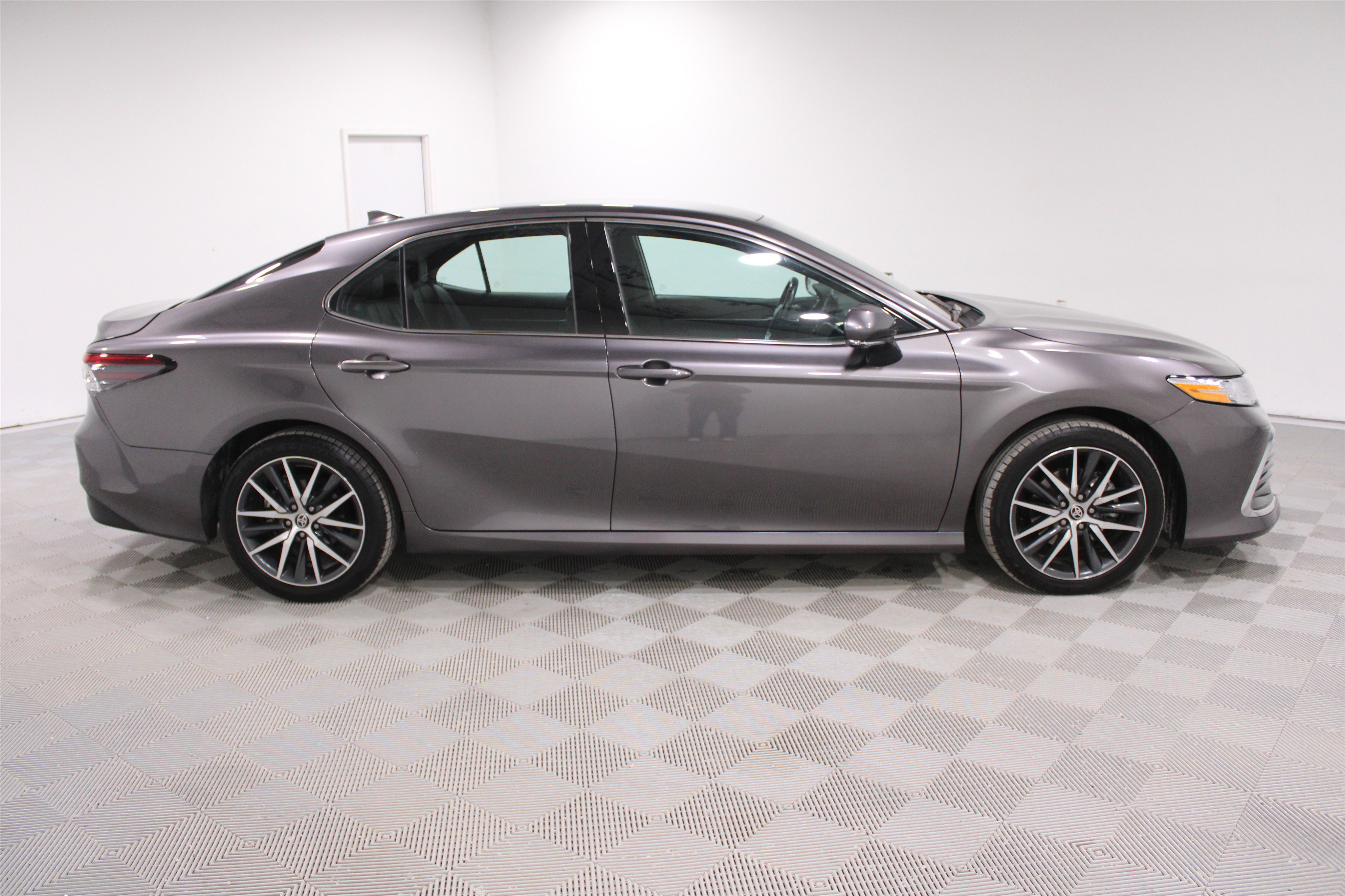 Used 2023 Toyota Camry XLE image 26