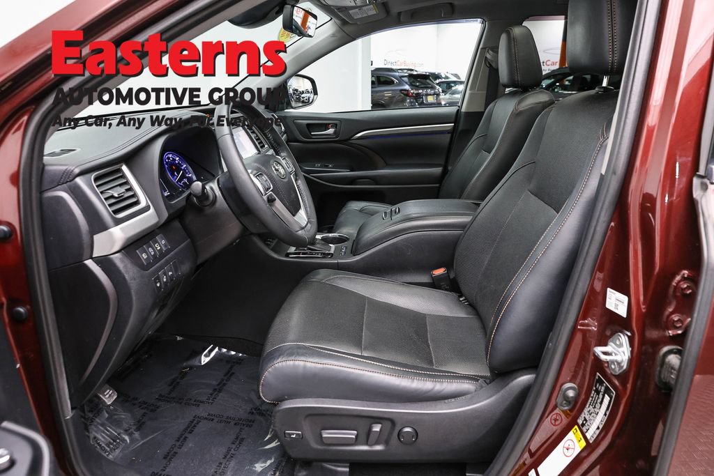 Used 2019 Toyota Highlander Limited Platinum AWD/4WD image 14