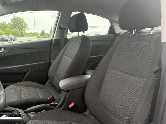 Used 2022 Hyundai Accent SEL FWD image 2