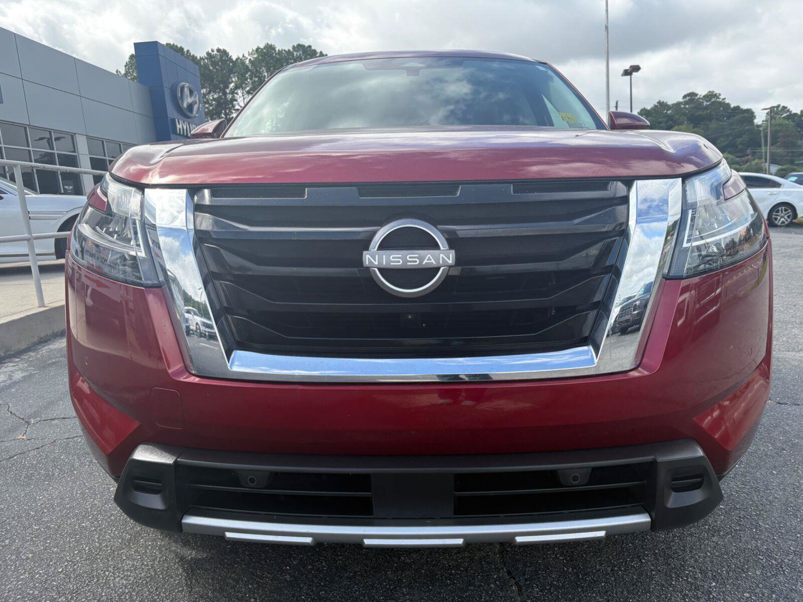 Used 2023 Nissan Pathfinder Platinum FWD image 6