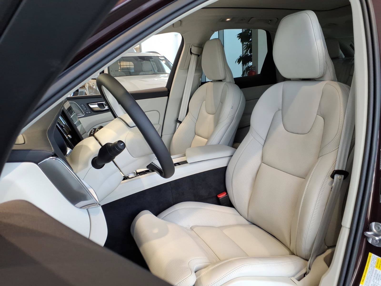 New 2026 Volvo XC60 T8 Ultra w/ Protection Package Premier AWD/4WD image 5