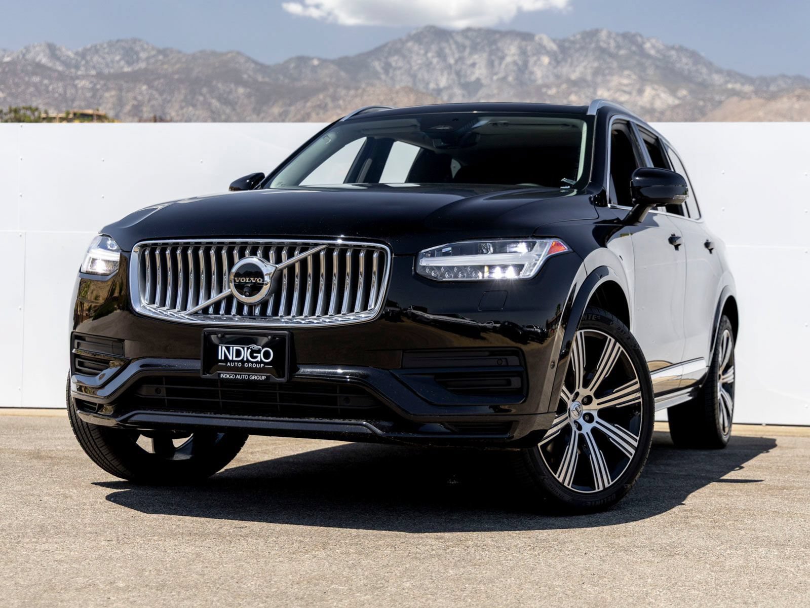 Used 2025 Volvo XC90 B6 Plus w/ Protection Package Premier AWD/4WD image 1
