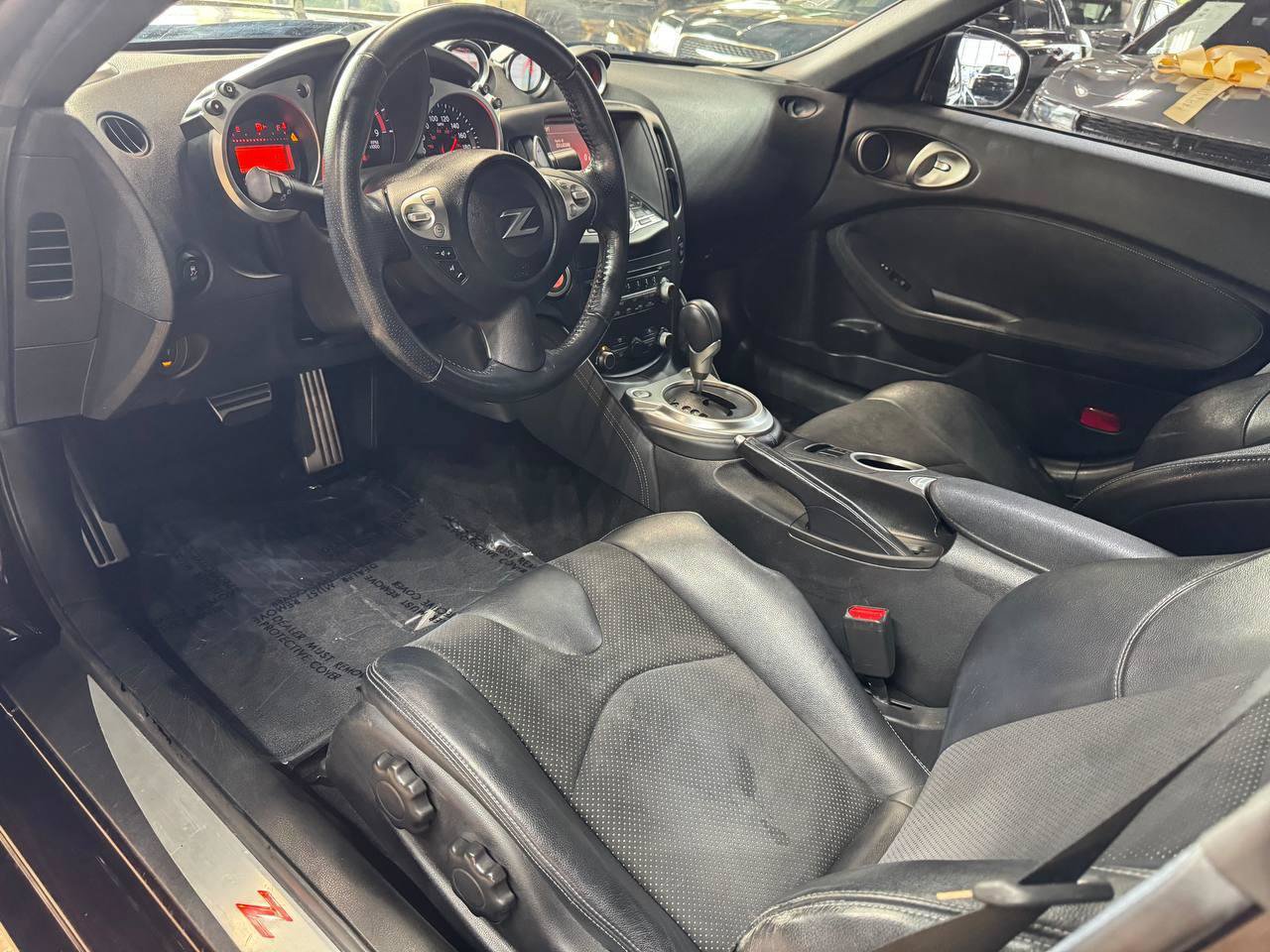Used 2016 Nissan 370Z Touring RWD image 11